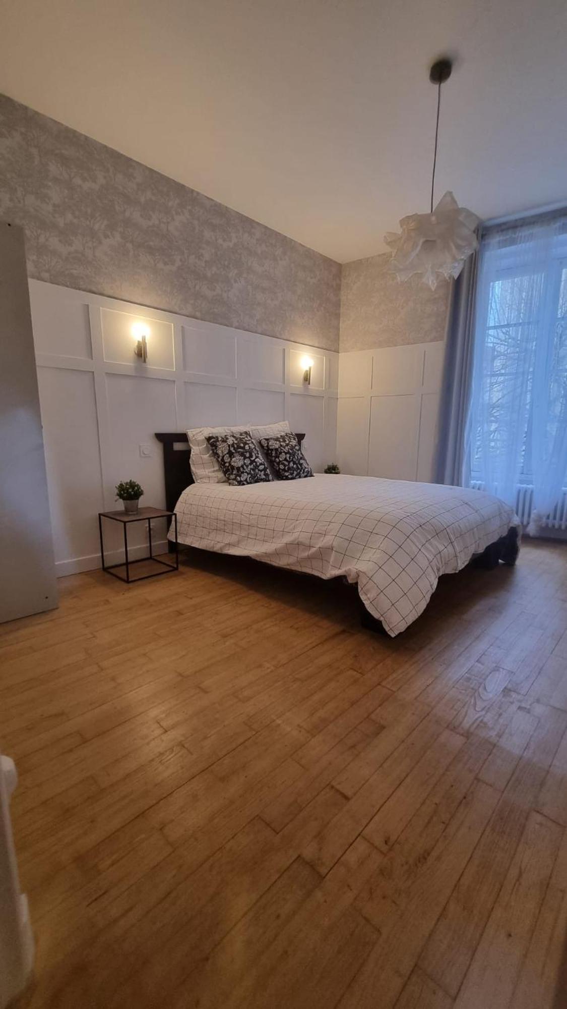 Neuf Avec Garage + Fibre Apartment